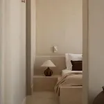 Akria Seaside Hotel *