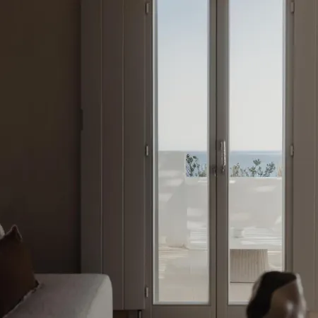 Akria Seaside Hotel *