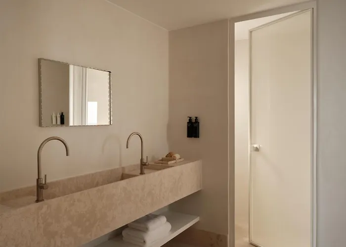 מלון Akria Seaside