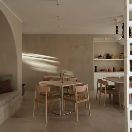 Akria Seaside Hotel Naousa (Paros)