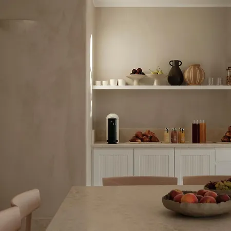 Akria Seaside Hotel *