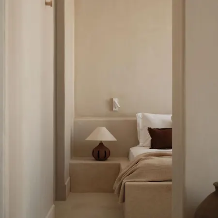 Akria Seaside Hotel *